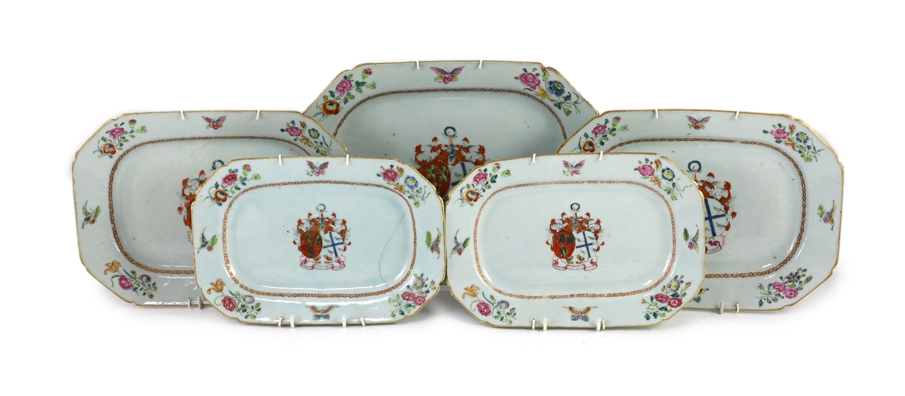 A set of five Chinese Armorial meat plates, circa 1755, with painted central Ross Family Coat of Arms, with motto - 'Nobilis Est Ira Leonis' 26 cm – 33 cm, some cracks